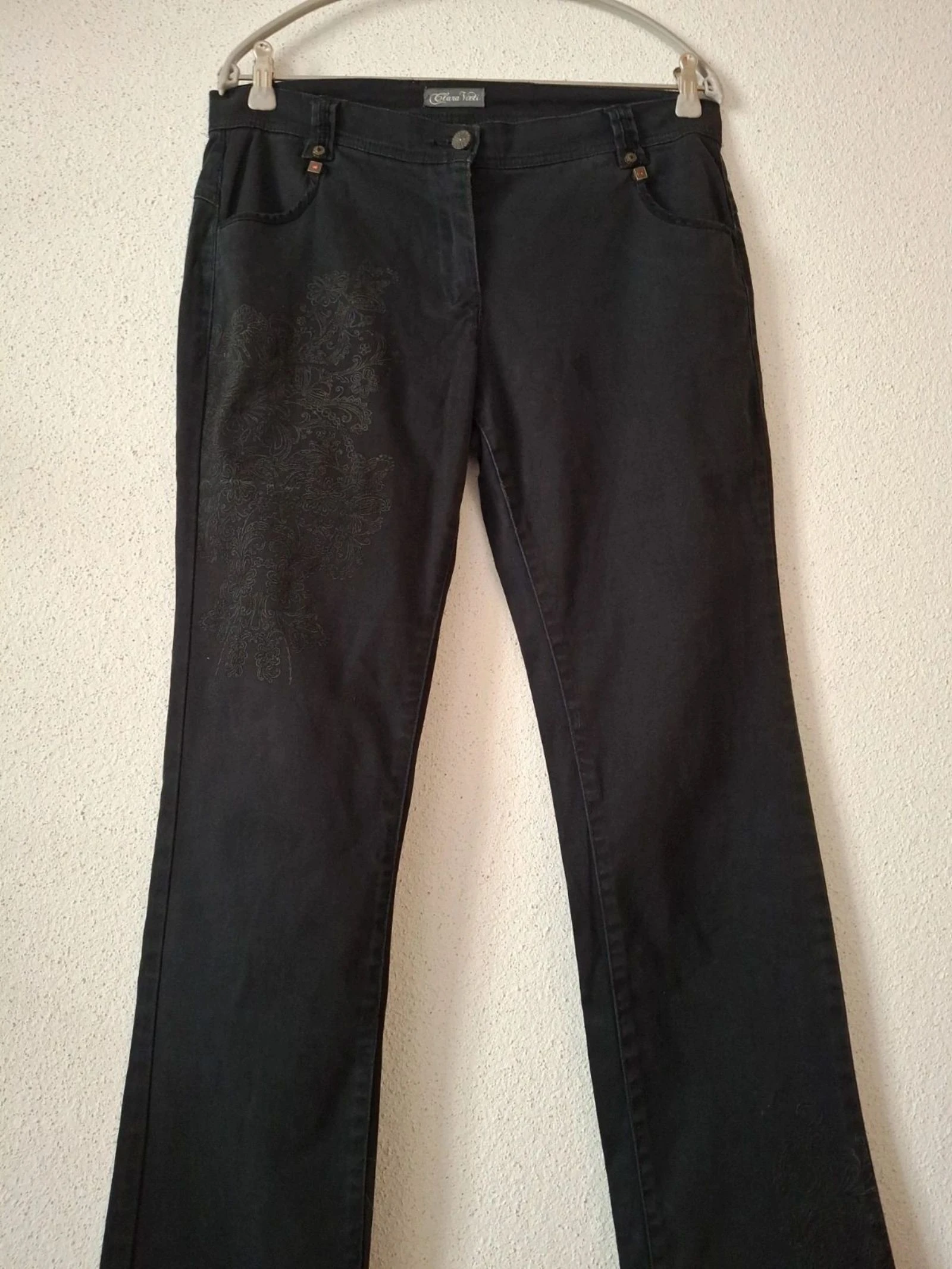 Jeans preto com bordados – photo 10